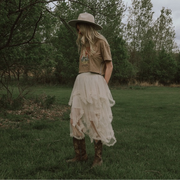 New Bohemian White Midi Ruffle Layered Skirt - Picture 3 of 4
